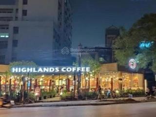 Cho thuê nhà mặt phố trần đại nghĩa, hai bà trưng, được thiết kế trên dt 200m2, mt 12m