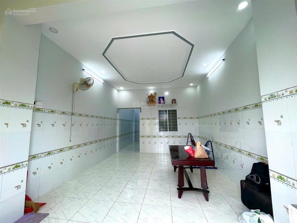 Bán nhà full thổ cư, mặt tiền đường nhựa, sát thị trấn củ chi, mua có dòng tiền ngay