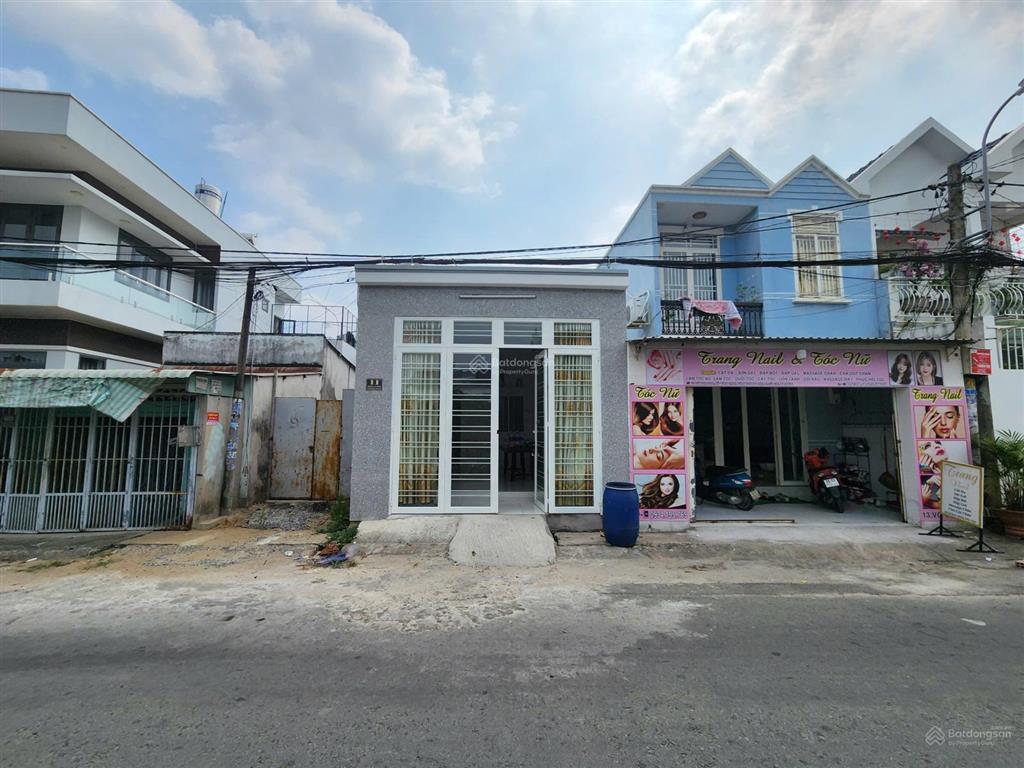 Bán nhà full thổ cư, mặt tiền đường nhựa, sát thị trấn củ chi, mua có dòng tiền ngay