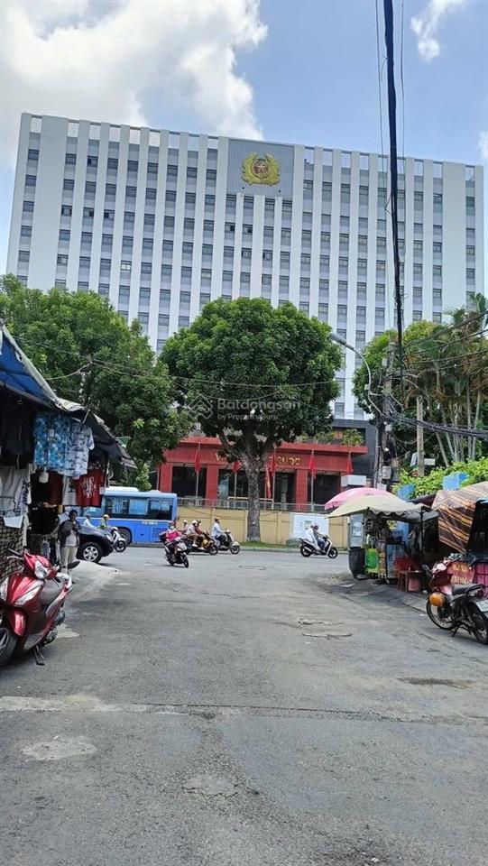 Nhà hxh nguyễn trãi, q. 1 68m 2tầng khu an ninh hẻm xe hơi giá 9.9 tỷ