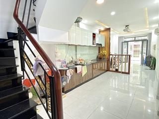 Bán nhà hxh  nguyễn hiền, q.3  khu an ninh  37m2  4 tầng  giá 8.5 tỷ