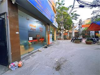 Chủ nhà cần bán nhanh căn nhà cực đẹp, ô tô đỗ cửa