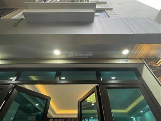 Chính chủ cần bán gấp căn nhà dòng tiền tại phố kim mã,chục xe ô tô đỗ cửa