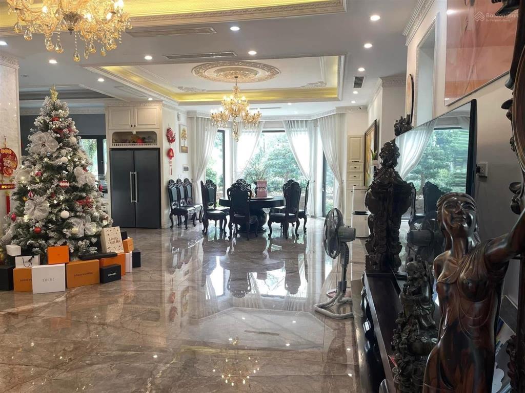 Bán siêu biệt thự mặt phố nguyễn khánh toàn