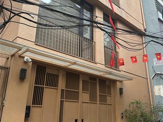Cực hiếmnhà dành cho người thu nhập trung bình chất lượng như thu nhập tổng thống.lạc long quân