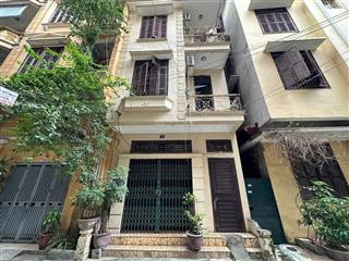 Chính chủ bán nhà riêng phân lô,ô tô vào nhà,đỗ cửa tại cầu giấy