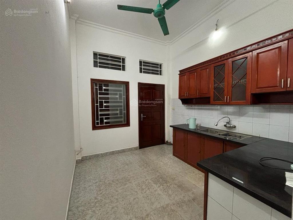 Chính chủ cần bán nhanh căn nhà phân lô ô tô đỗ cửa. cực hiếm