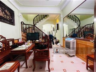 Nhà riêng 41m2 lạc long quân cầu giấy giáp ranh thuỵ khuê, trích sài, hồ tây 11,5 tỷ