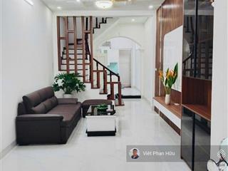 Bán nhà quan hoa trung tâm cầu giấy 47m x 4 tầng lô góc 3 thoáng , 5 tạ đỗ cửa