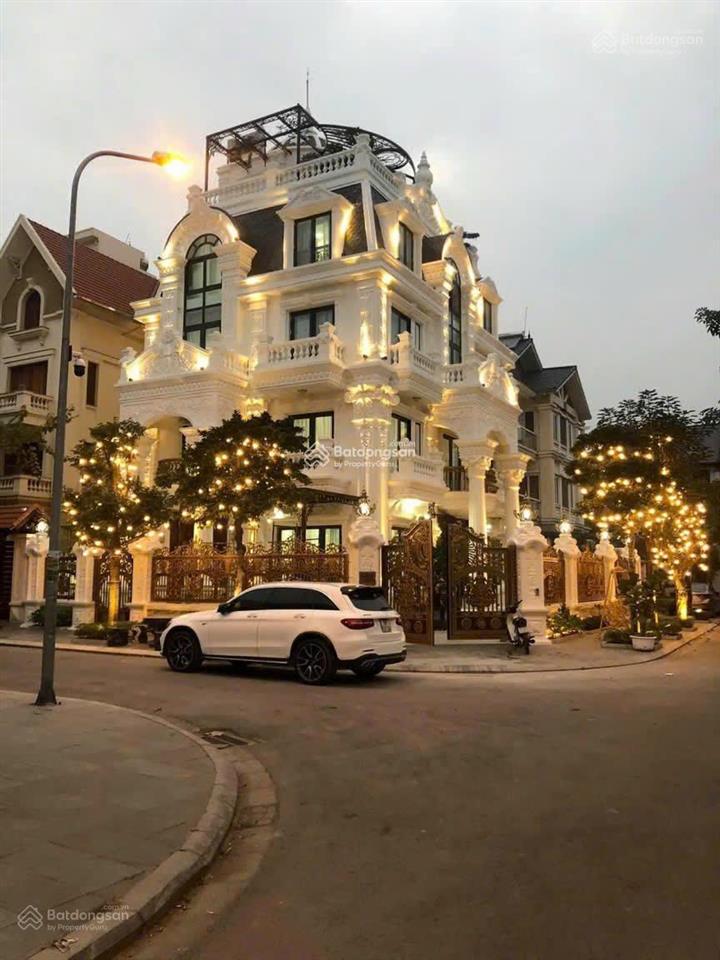 Bán biệt thự mới hiên đại thiết bị ai có thang máy 5t lô góc tại cầu giấy, nam từ liêm giá 75 tỷ