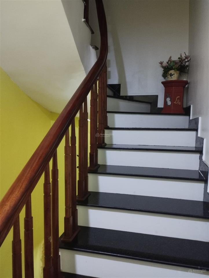 Bán nhà pl quân đội, gara gần hoàng quốc việt công viên nghĩa đô dt 80m, mt gần 5m, giá 29 tỷ