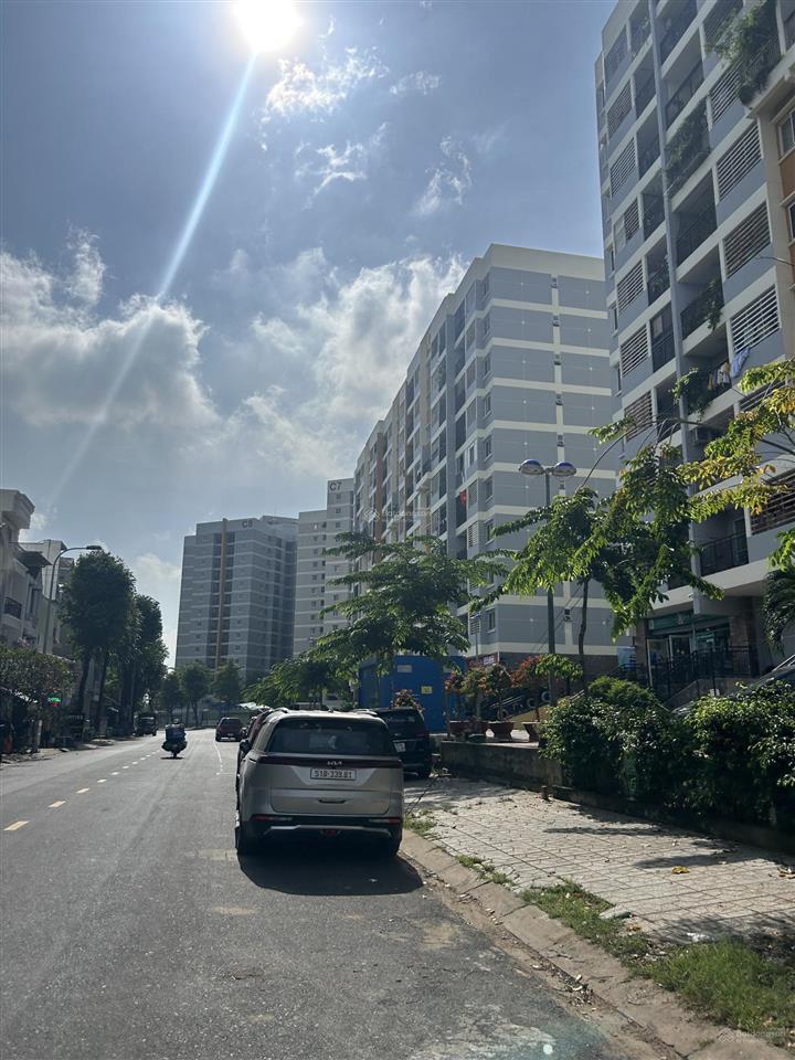 Chỉ 9.5 tỷ có tl cho mt đường d2 man thiện, p. hiệp phú, quận 9 và 1 số sp đang bán cùng trục đường