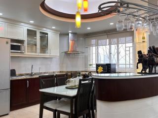 Cho thuê căn hộ gp building 170 đê la thành, 105m2 2pn2wc. đủ đổ, vào luôn