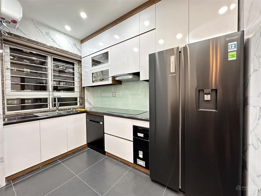 Bán căn hộ 135m2 * 3pn nhà đẹp, full nội thất tòa trung yên 1 số 58a trung kính