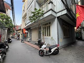 Cho thuê nhà làm căn hộ dịch vụ căn góc siêu đẹp tại trung tâm cầu giấy