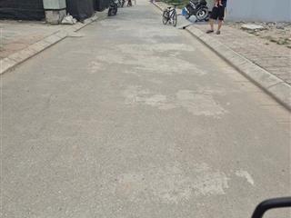 Bán đất đấu giá đại áng ngọc hồi dt60m mt4.6m giá 6.7 tỷ. phân lô vỉa hè, gần tổ hợp ga.