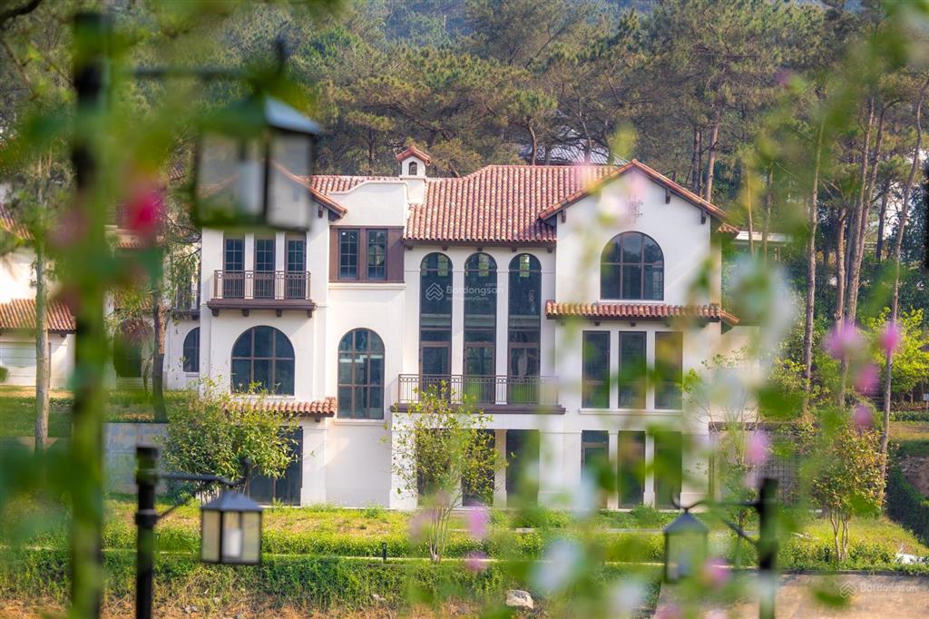 Chuyển nhượng bt đơn lập, view hồ tặng bố mẹ, hầm trú ẩn cho kh yêu sự riêng tư thanh xuan valley