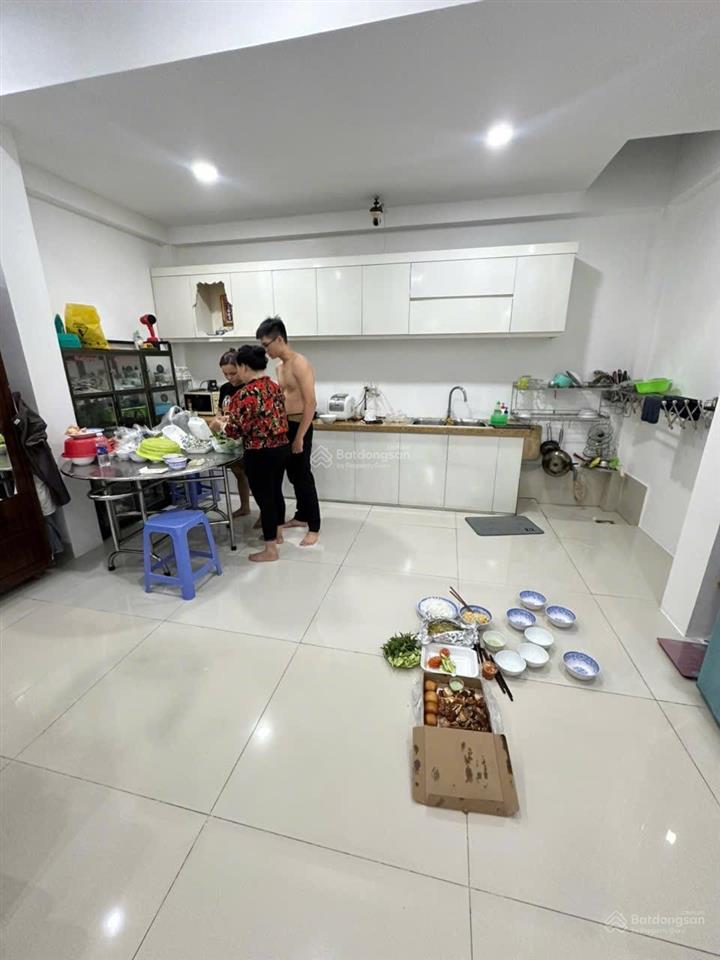 Bán nhà mặt tiền lê thị riêng, đường cực lớn giá chỉ 12tỷ8