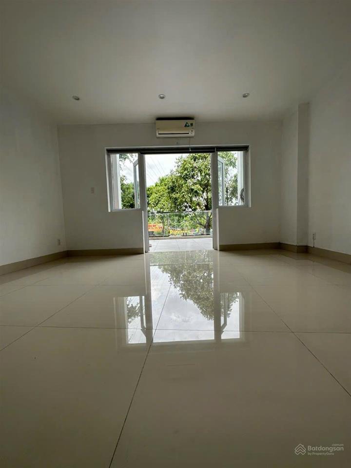 Bán nhà mặt tiền lê thị riêng, đường cực lớn giá chỉ 12tỷ8