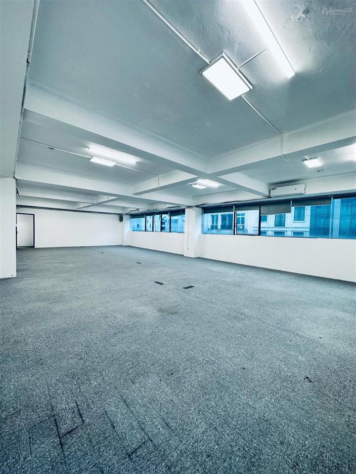 Chính chủ cho thuê tòa 3/3 duy tân  cầu giấy 130m2 full đồ 24,5tr. làm việc 24/7.  0989 518 ***