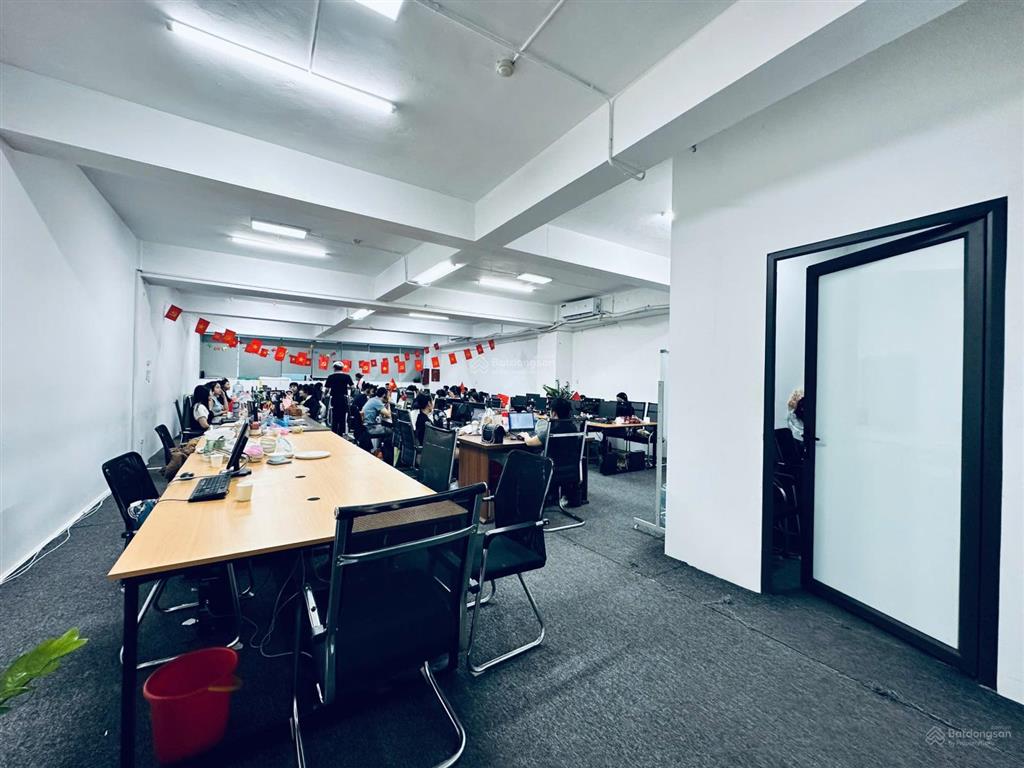 Chính chủ cho thuê tòa 3/3 duy tân  cầu giấy 130m2 full đồ 24,5tr. làm việc 24/7.  0989 518 ***