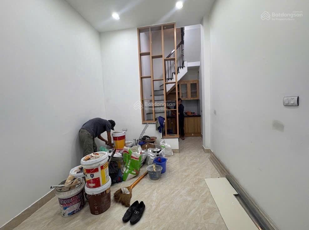 Bán nhà 4 tầng, gần đh bách kinh xây. căn góc 2 thoáng, ngõ to cách phố 20m, nhỉnh 5 tỷ