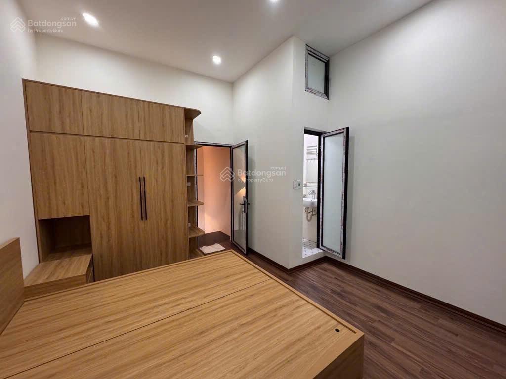 Bán nhà 4 tầng, gần đh bách kinh xây. căn góc 2 thoáng, ngõ to cách phố 20m, nhỉnh 5 tỷ