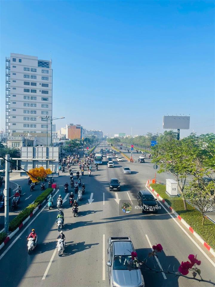 Siêu phẩm, đất mặt tiền phạm văn đồng, được xd hầm, 5 lầu, sân thượng, đất ngang 8m