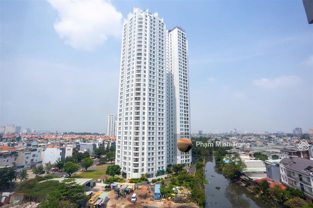 Cho thuê cc 1pn, 1wc tại sunrise city view, nguyễn hữu thọ, q7, tp. hcm, 13 triệu vnd/th