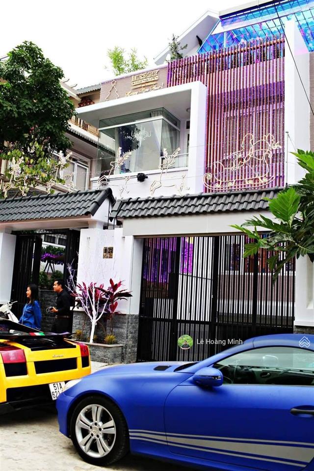 Villa đẹp 10m x 20m. 1 hầm 3 lầu khu biệt thự phú nhuận, lê thị riêng