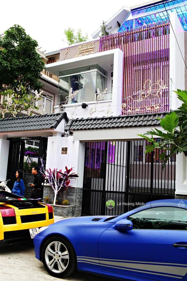 Villa đẹp 10m x 20m. 1 hầm 3 lầu khu biệt thự phú nhuận, lê thị riêng