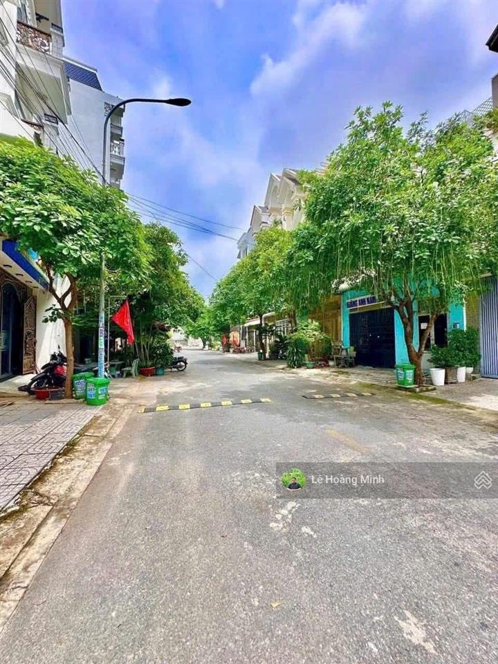 Biệt thự mini ngang 5,5m, 5 tầng có thang máy. đường 13m khu biệt thự tân chánh hiệp 10