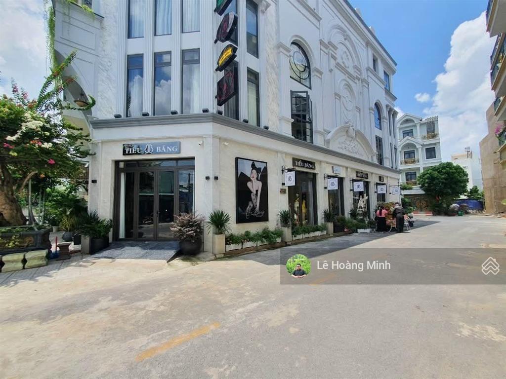 Biệt thự mini ngang 5,5m, 5 tầng có thang máy. đường 13m khu biệt thự tân chánh hiệp 10