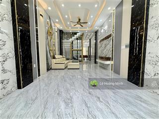 Nhà phố 3 tầng có thang máy đường 6m thông lê văn khương