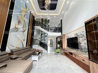 Siêu phẩm 5m x 18m. 5 tầng có thang máy đường 13m khu biệt thự tân chánh hiệp 10