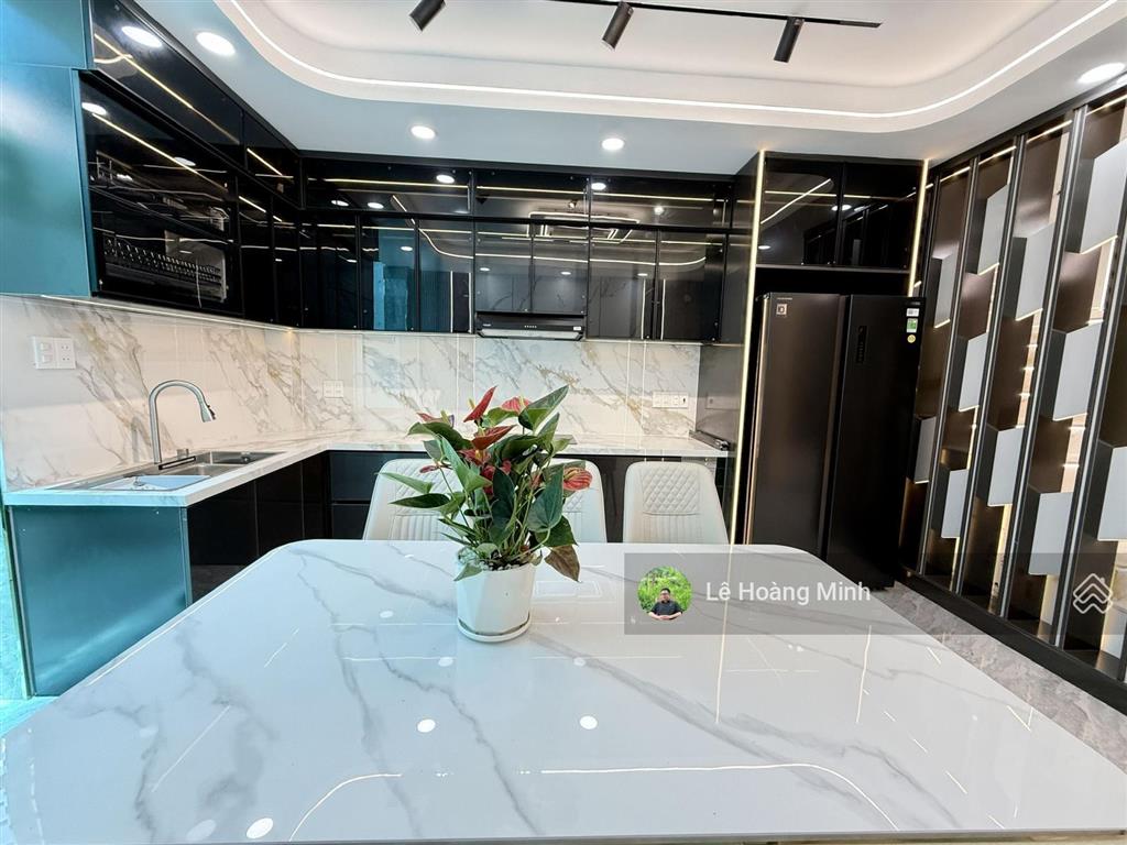 Nhà phố 4m x 16m. xây 1 lửng 3 lầu full nội thất. 1/ hẻm 6m thông đường tân chánh hiệp 18