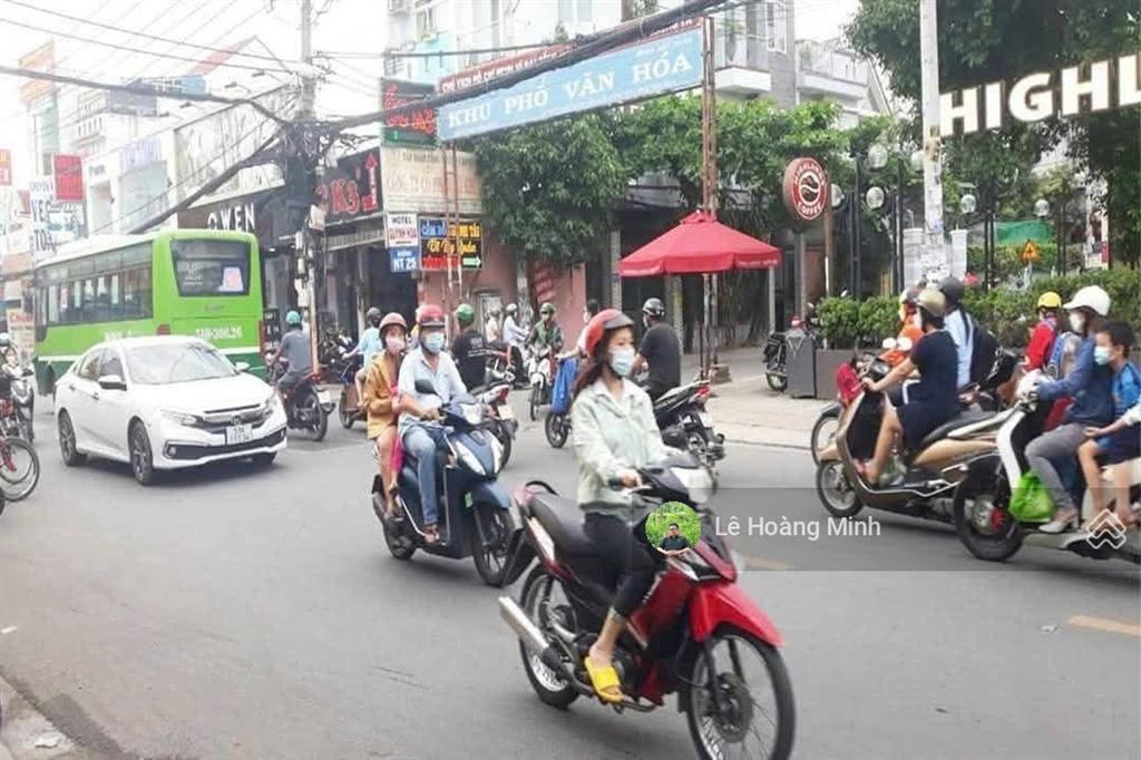 Nhà phố 3 tầng 4,3m x 26m. mặt tiền đường nguyễn ảnh thủ sát bên ngân hàng sacombank