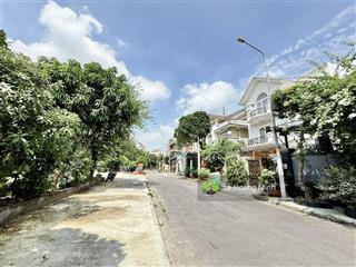 Biệt thự mini 10m x 18m, 2 tầng view công viên khu biệt thự phú nhuận đường lê thị riêng