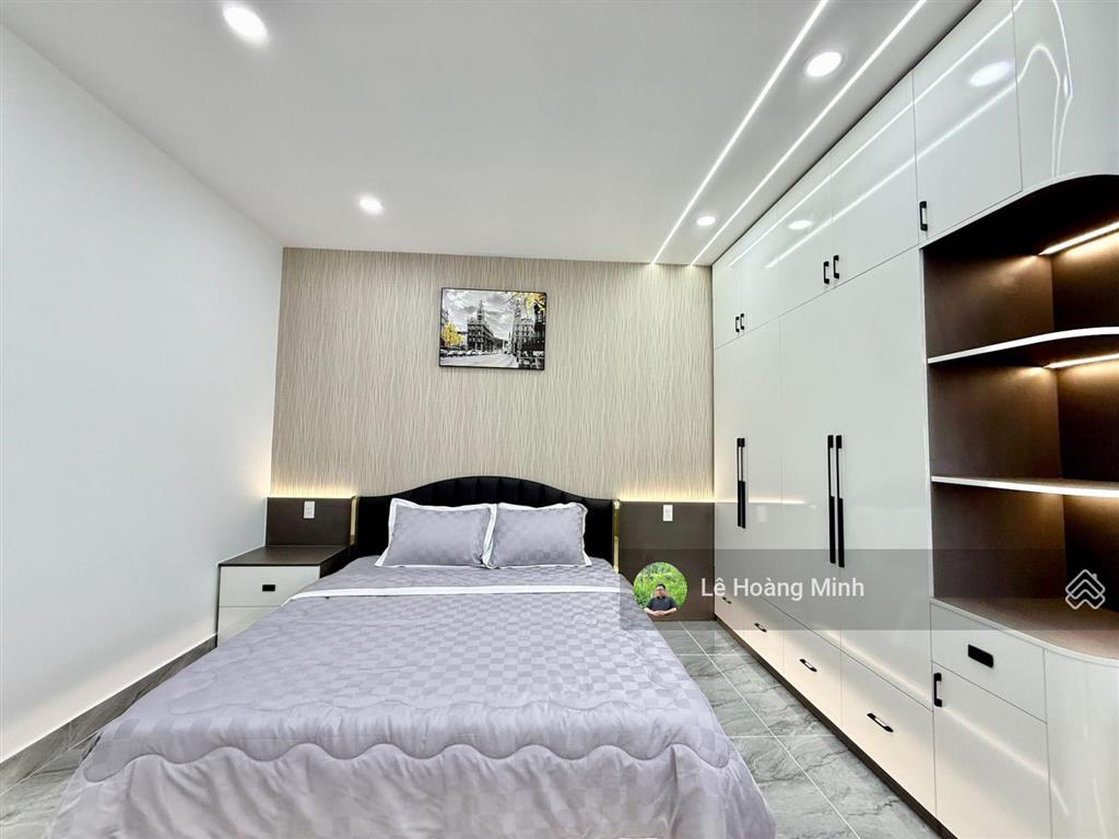 Lên sóng 05 căn siêu phẩm 4 tầng có thang máy hẻm nhựa 8m thông lê thị riêng