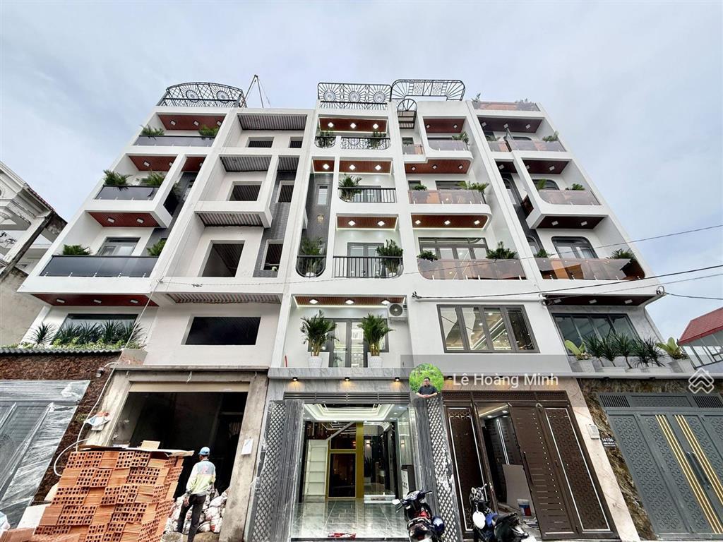 Lên sóng 05 căn siêu phẩm 4 tầng có thang máy hẻm nhựa 8m thông lê thị riêng