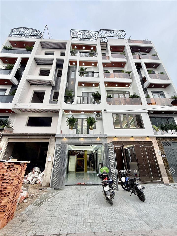 Lên sóng 05 căn siêu phẩm 4 tầng có thang máy hẻm nhựa 8m thông lê thị riêng