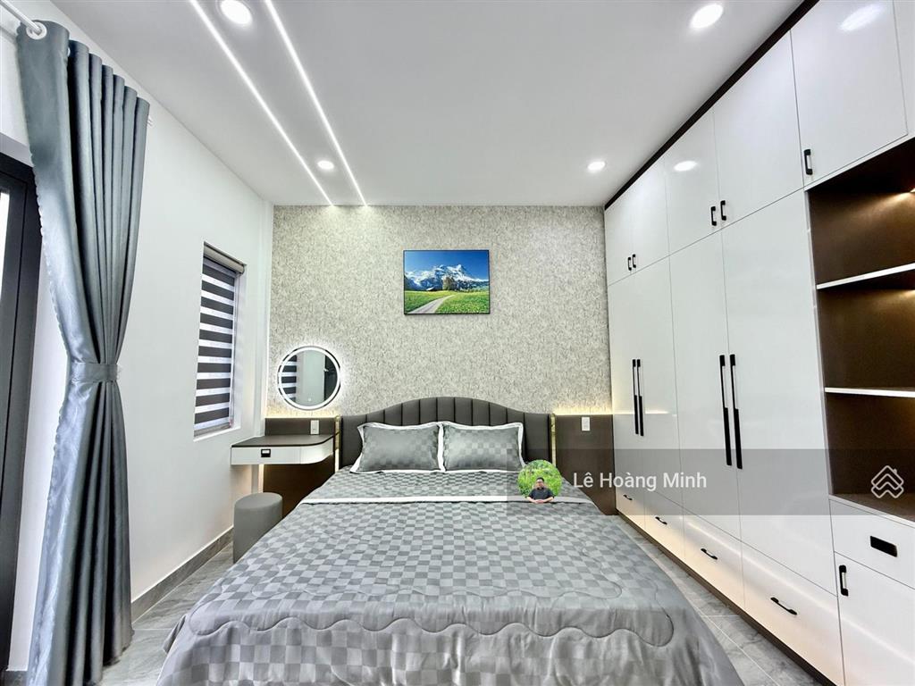 Lên sóng 05 căn siêu phẩm 4 tầng có thang máy hẻm nhựa 8m thông lê thị riêng