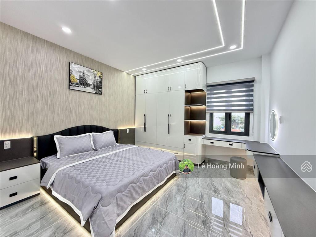 Lên sóng 05 căn siêu phẩm 4 tầng có thang máy hẻm nhựa 8m thông lê thị riêng