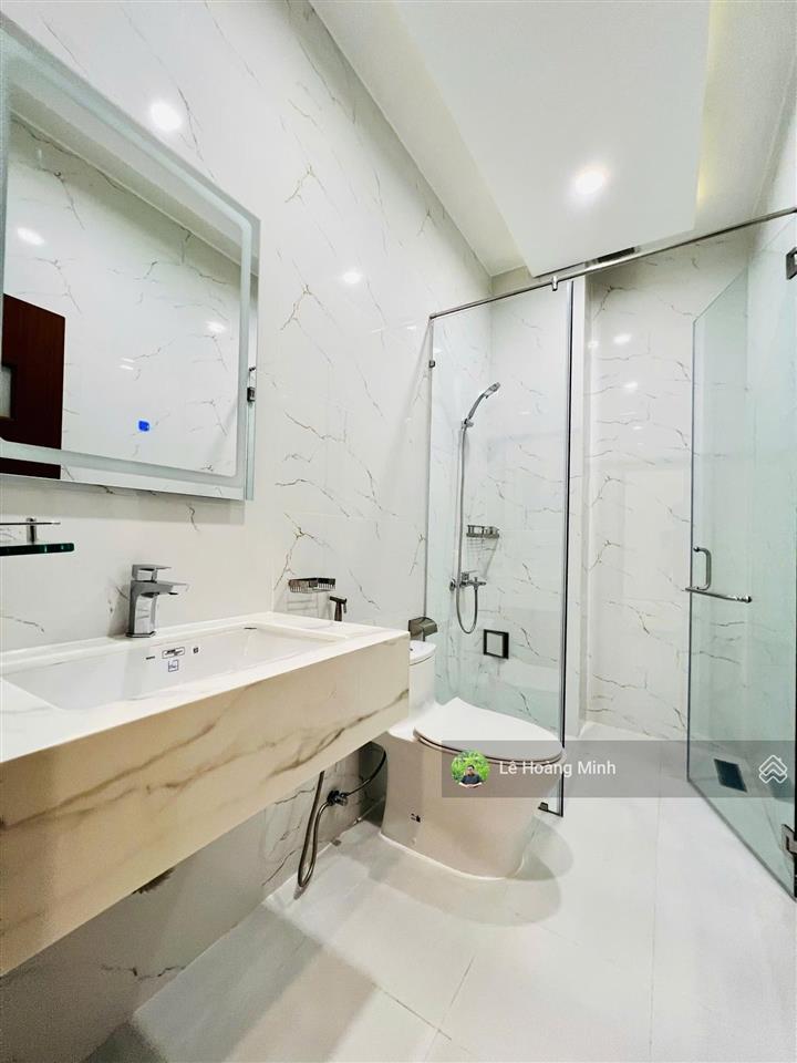 Siêu phẩm 5m x 25m, 4 tầng có thang máy full nội thất xịn mặt tiền đường hiệp thành 18