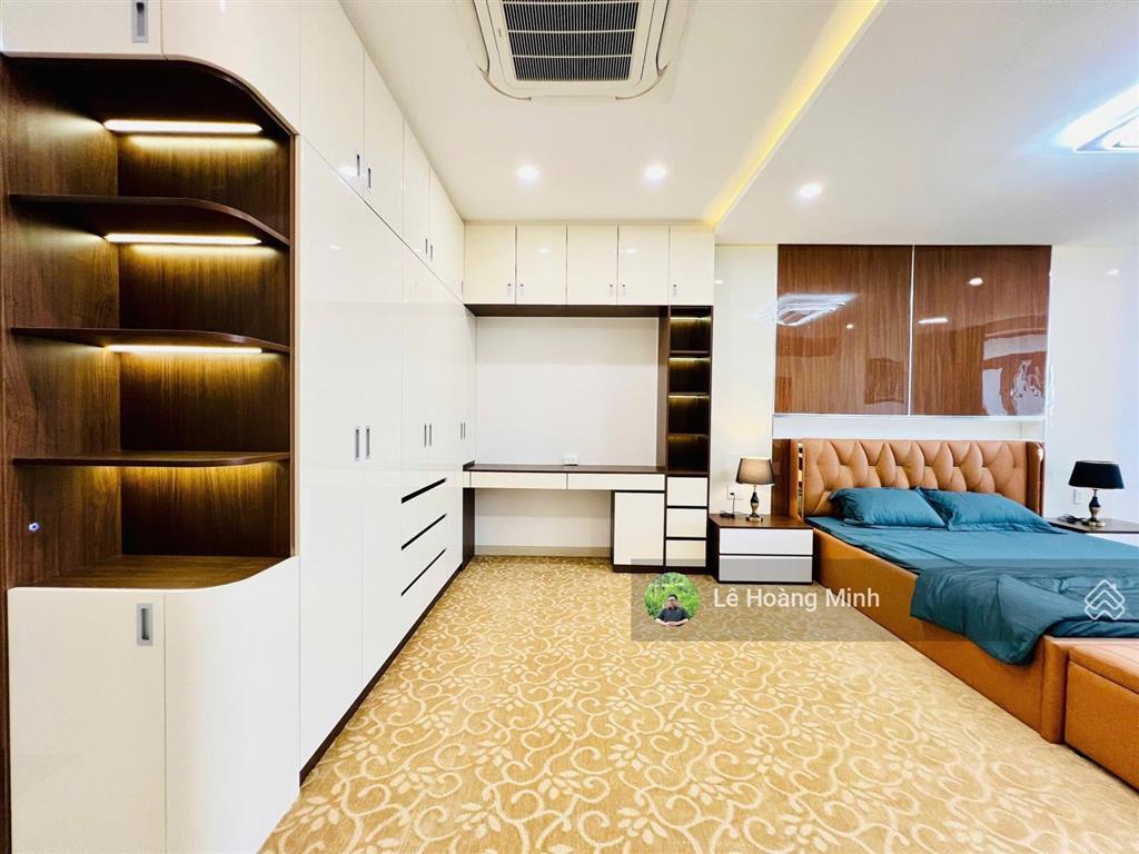 Siêu phẩm 5m x 25m, 4 tầng có thang máy full nội thất xịn mặt tiền đường hiệp thành 18