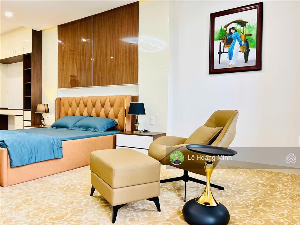 Siêu phẩm 5m x 25m, 4 tầng có thang máy full nội thất xịn mặt tiền đường hiệp thành 18