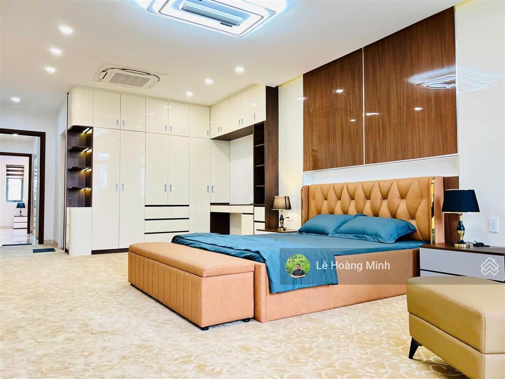 Siêu phẩm 5m x 25m, 4 tầng có thang máy full nội thất xịn mặt tiền đường hiệp thành 18