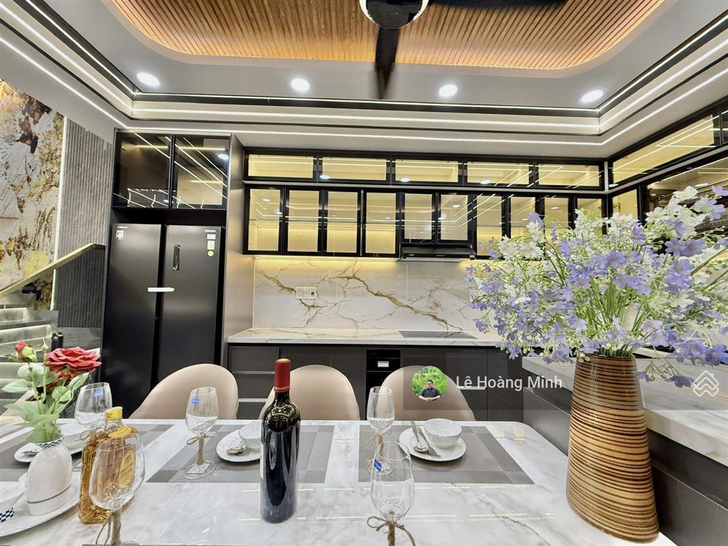 Siêu phẩm 5 tầng có thang máy mặt tiền kinh doanh đường cầu ba phụ  thạnh xuân 25