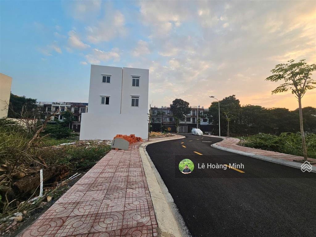 Còn mấy lô đất đẹp ngang 5m. hẻm nhựa 14m kdc hà đô river side lê thị riêng