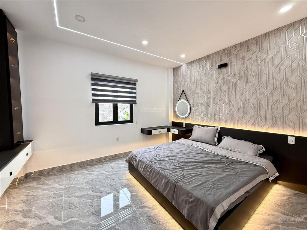 Siêu phẩm 4 tầng ô thang máy mặt tiền nhánh đường trung mỹ tây 13a, cách ngã tư an sương 500m